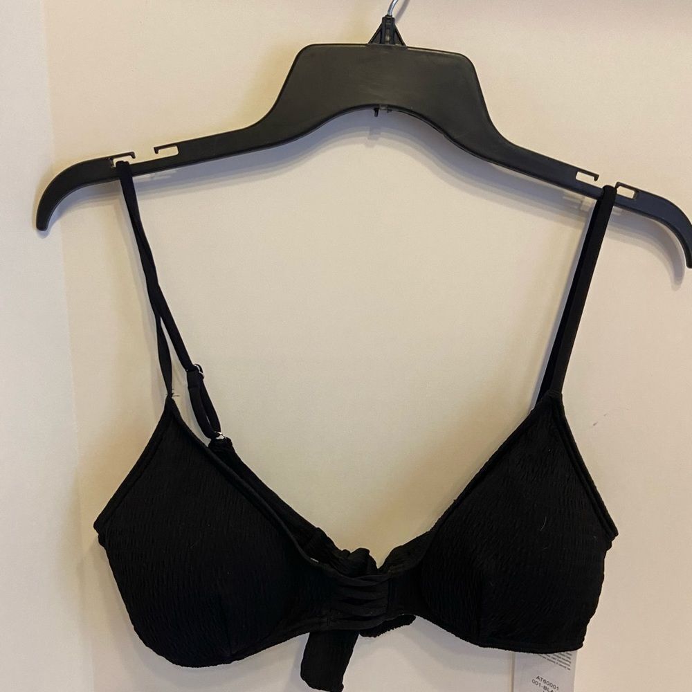 YAMMA New Black swim top Xl textured